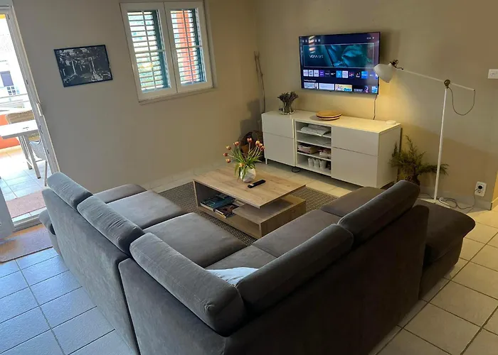Red House Apartment With Swimming Pool