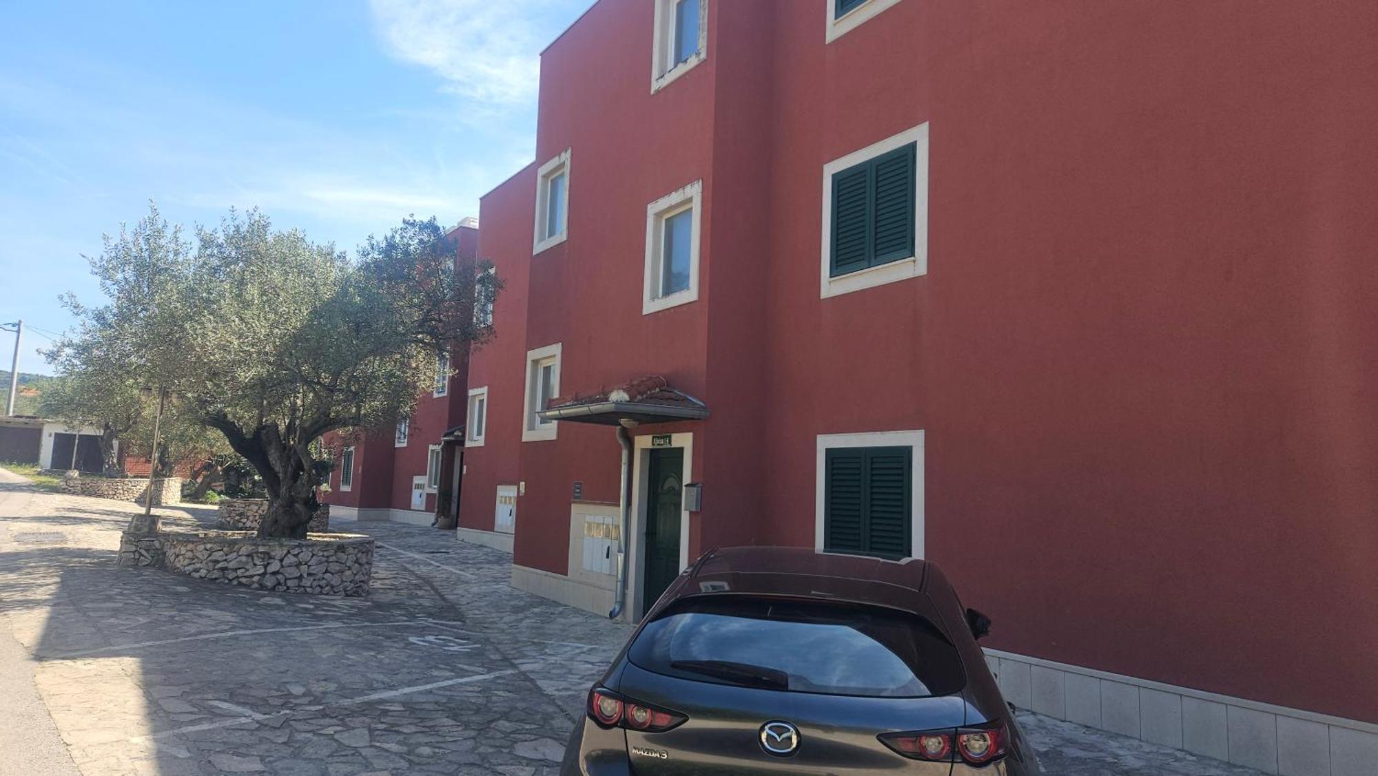 Appartement Red House With Swimming Pool *