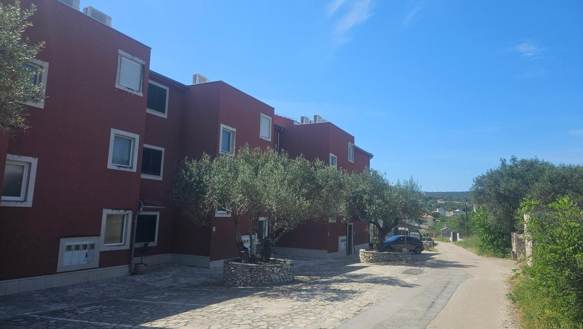 Red House With Swimming Pool Appartement Vinišće