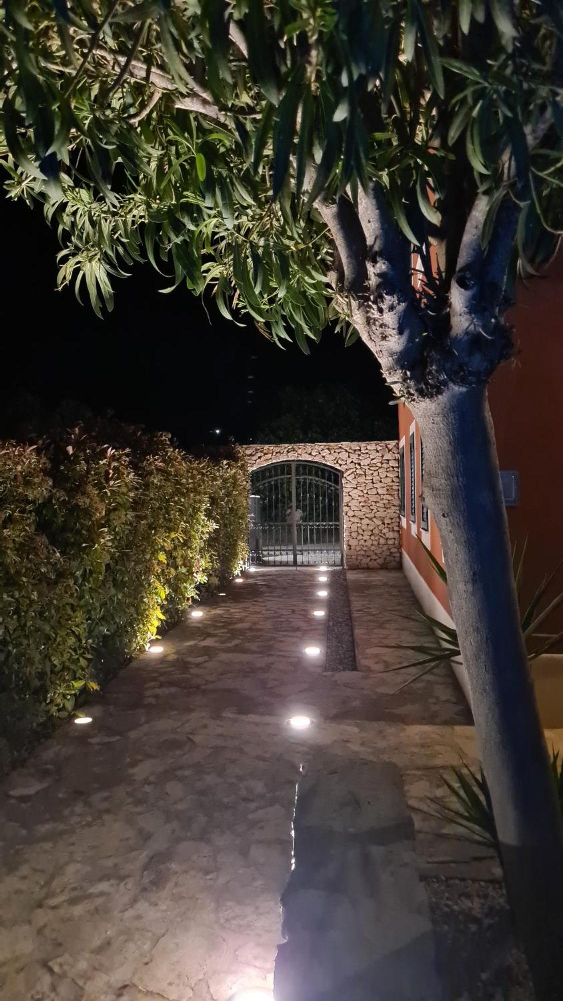 Apartment Red House With Swimming Pool Vinisce