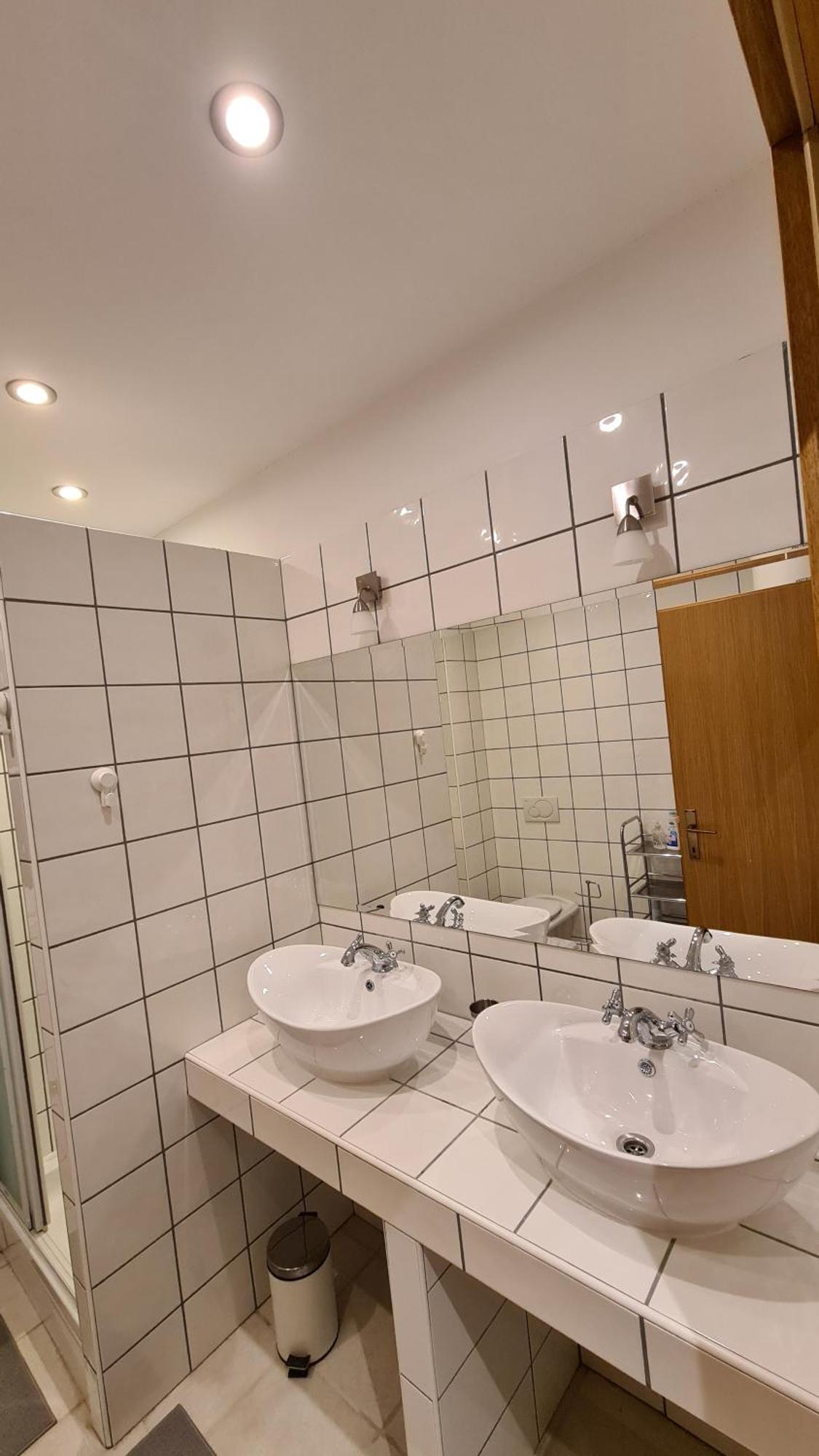 Red House With Swimming Pool Apartment
